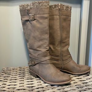 Women’s Fall boots. Size 6.5.